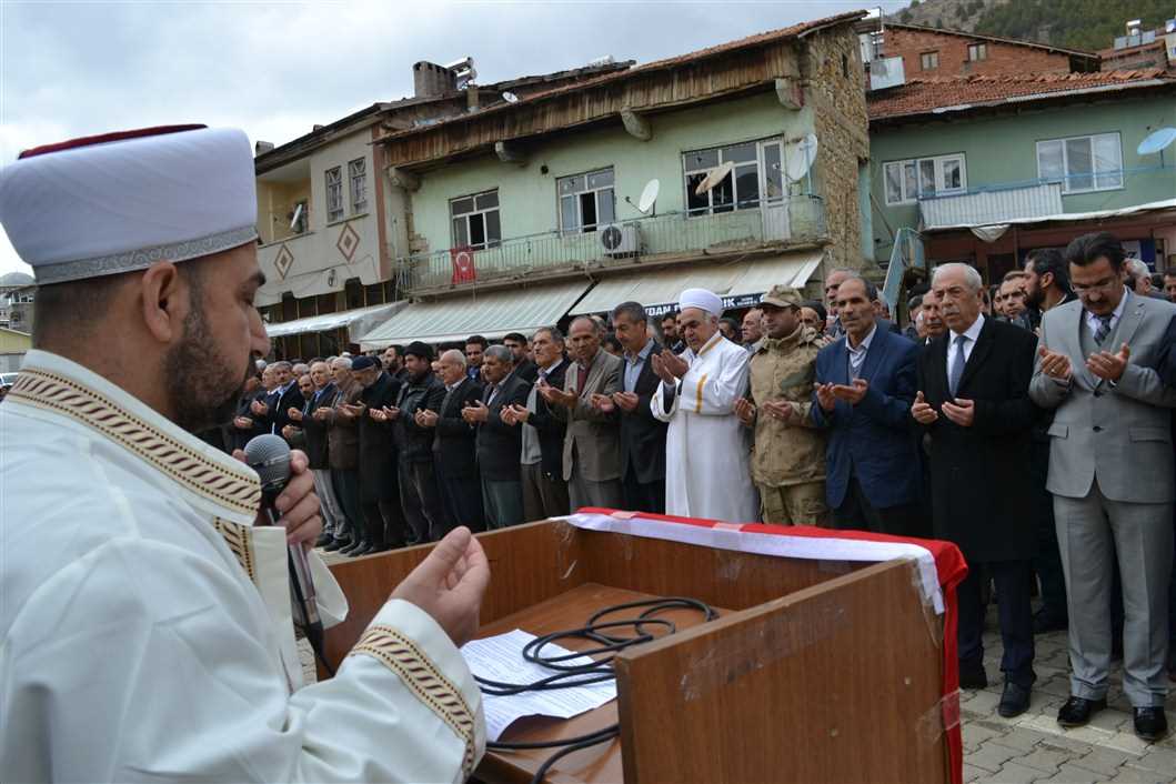 AFRİN ŞEHİTLERİ İÇİN GIYABİ CENAZE NAMAZI