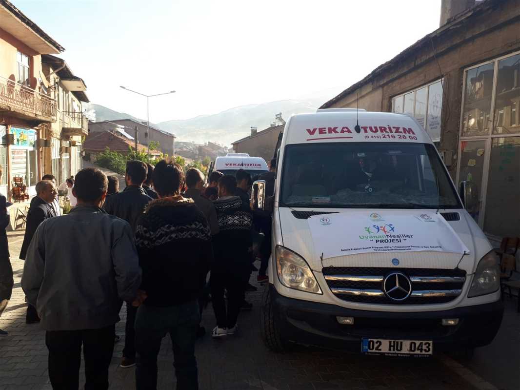 Çelikhan’da 40 Öğrenci Kahramanmaraş Gezisine Götürüldü