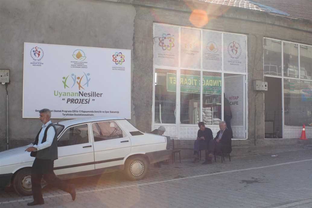 KİTAP KAFE HALKIN HİZMETİNDE