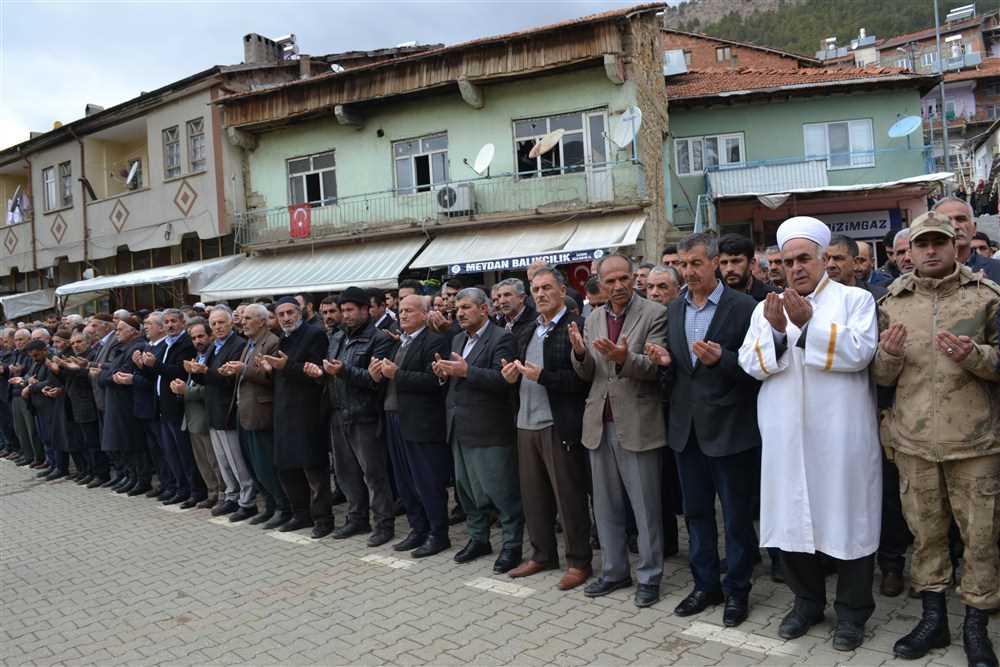 AFRİN ŞEHİTLERİ İÇİN GIYABİ CENAZE NAMAZI