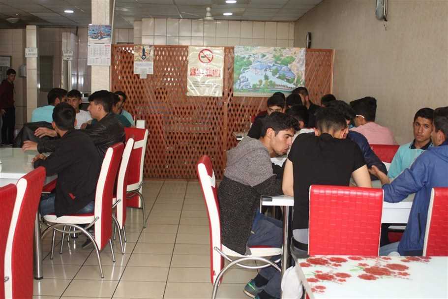 60 Öğrenci, Malatya Kitap Fuarına Götürüldü