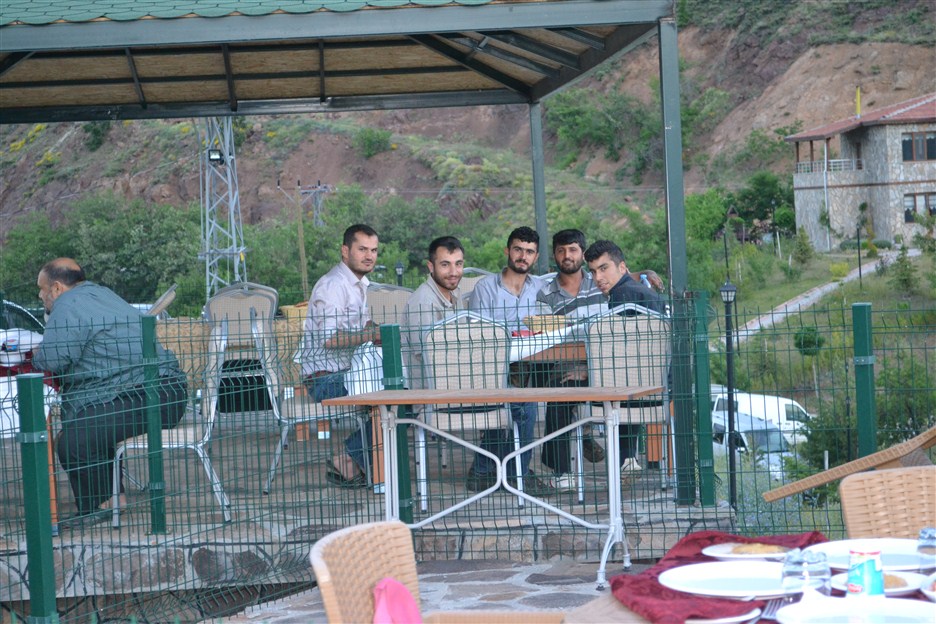 ÇELİKHAN ESNAF ODASI BAŞKANI ESNAFA İFTAR VERDİ