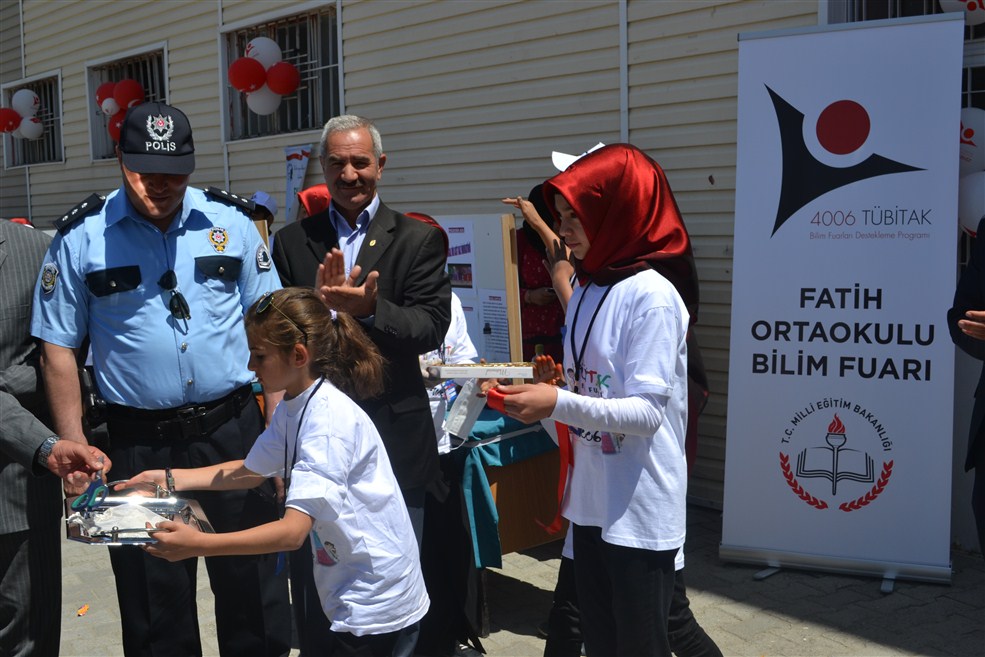 Fatih Orta Okulundan Bilim Fuarı