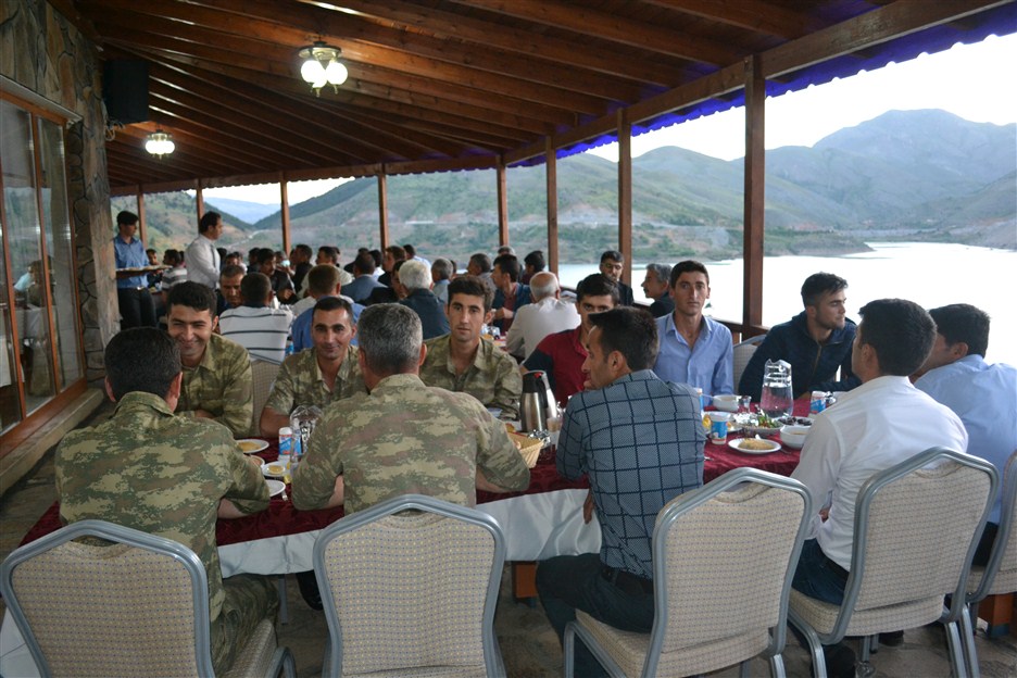 KAYMAKAM VE BAŞKAN’DAN GÜVENLİK GÜÇLERİNE İFTAR