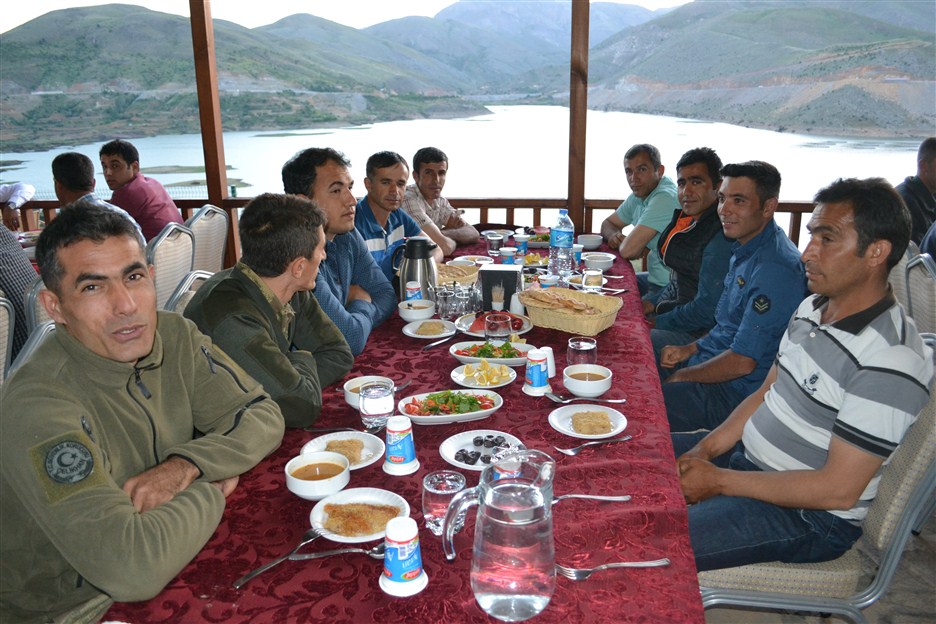 KAYMAKAM VE BAŞKAN’DAN GÜVENLİK GÜÇLERİNE İFTAR