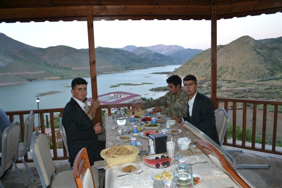 KAYMAKAM VE BAŞKAN’DAN GÜVENLİK GÜÇLERİNE İFTAR