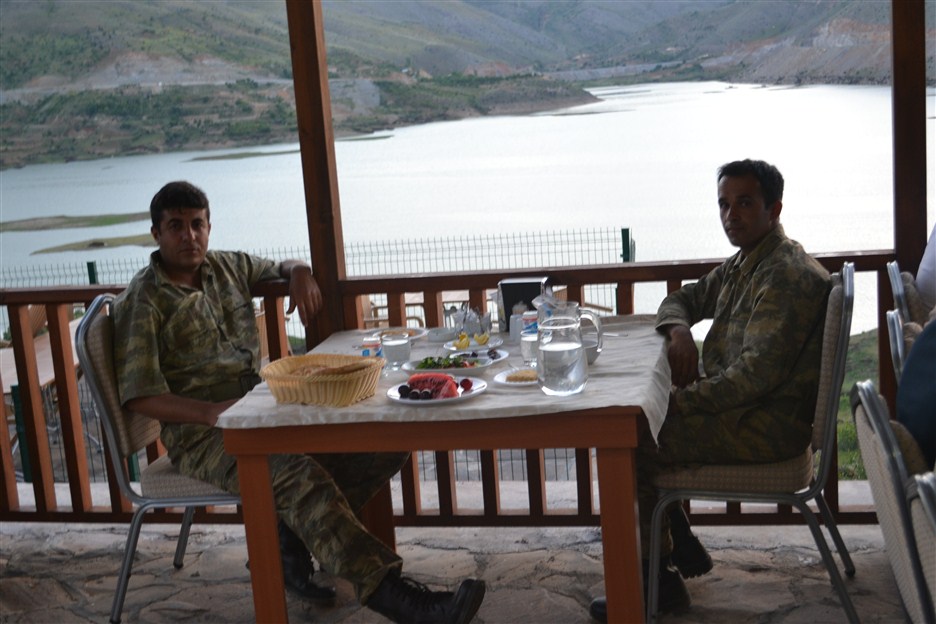 KAYMAKAM VE BAŞKAN’DAN GÜVENLİK GÜÇLERİNE İFTAR