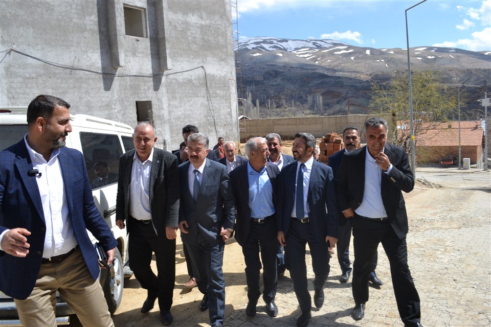TBMM  başkan vekili Ahmet Aydın Çelikhan'da
