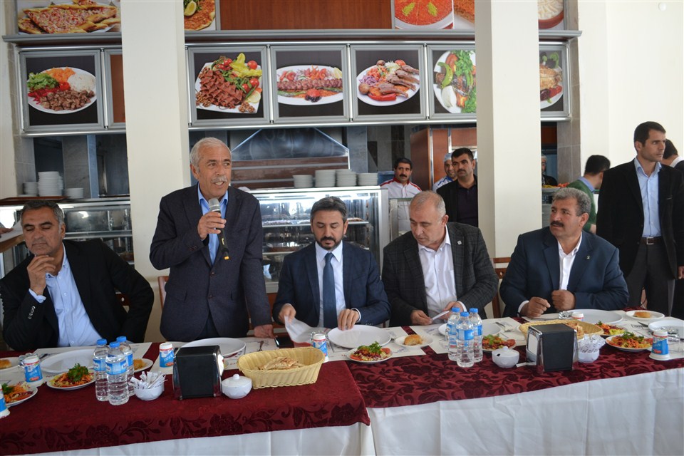 TBMM  başkan vekili Ahmet Aydın Çelikhan'da