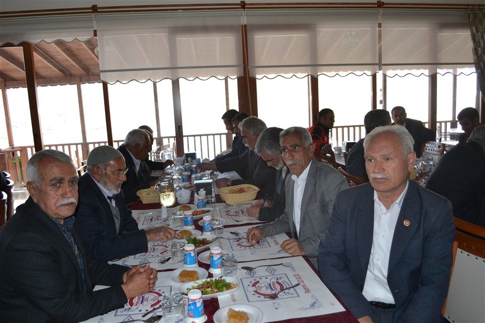TBMM  başkan vekili Ahmet Aydın Çelikhan'da