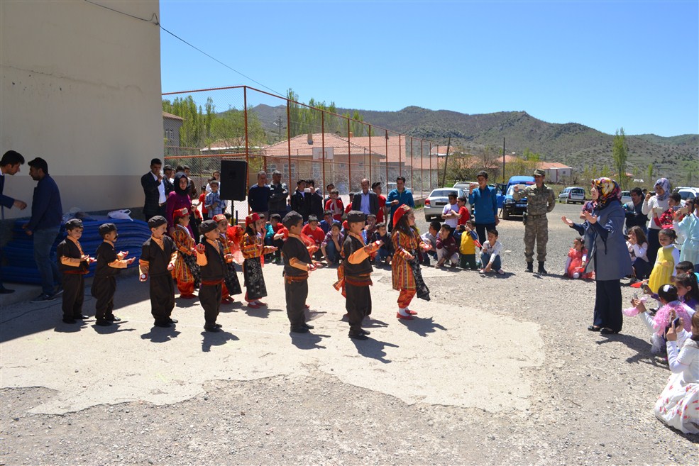 YEŞİLTEPE ORTA OKULU 23 NİSAN ETKİNLİĞİ