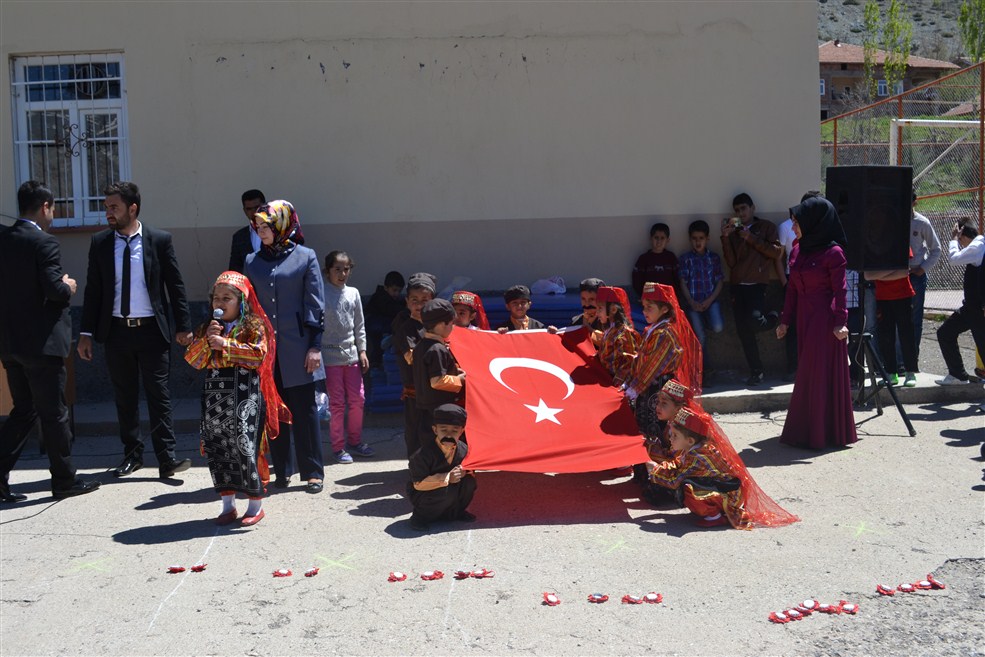YEŞİLTEPE ORTA OKULU 23 NİSAN ETKİNLİĞİ