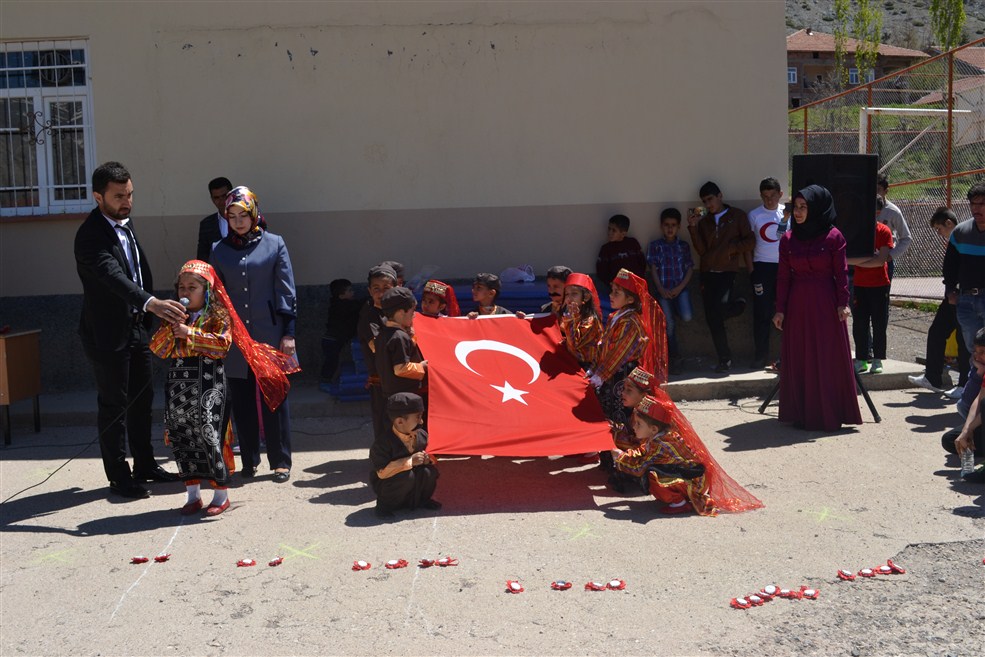 YEŞİLTEPE ORTA OKULU 23 NİSAN ETKİNLİĞİ