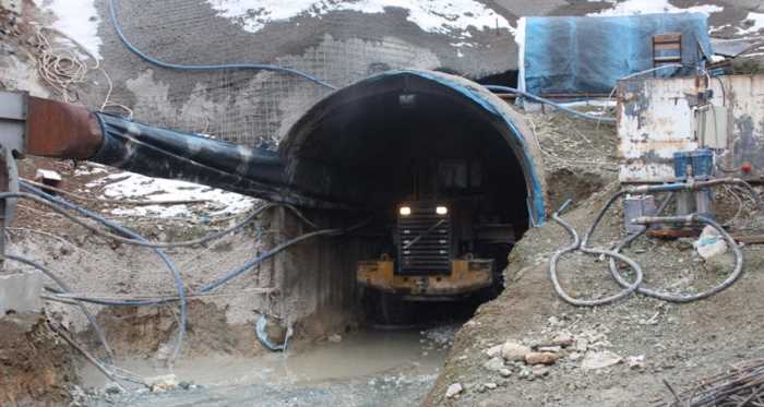 Çelikhan Çat Barajında Tünel Çalışmaları Devam Ediyor