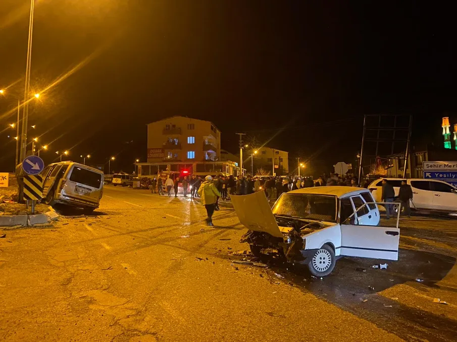 Çelikhan'da Trafik Kazası: 7 Yaralı